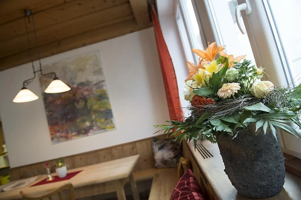 Forst'S Landhaus Hotel Riedenburg 2*,
