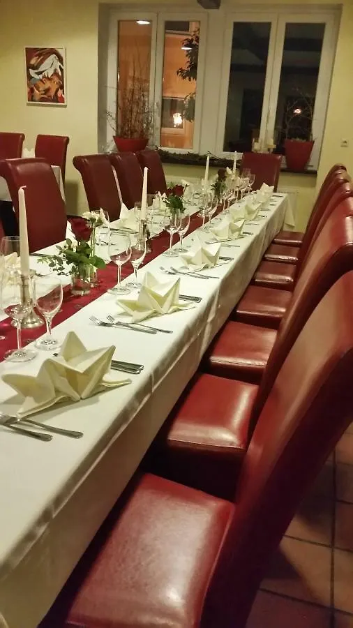 Forst'S Landhaus Hotel Riedenburg 2*,